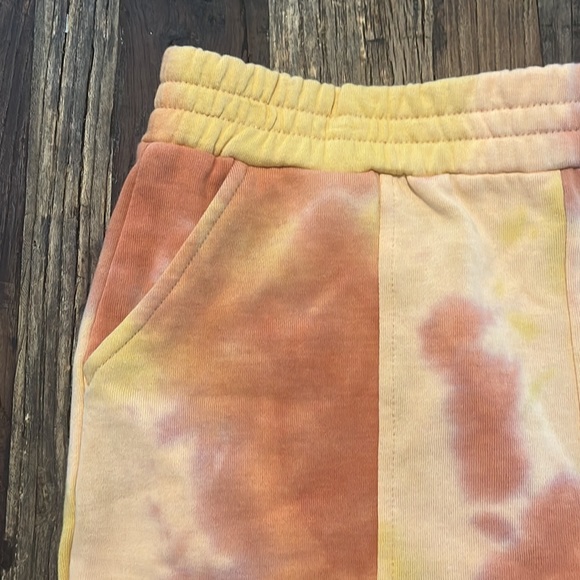 Love Fire stretch short NWOT - Picture 2 of 5